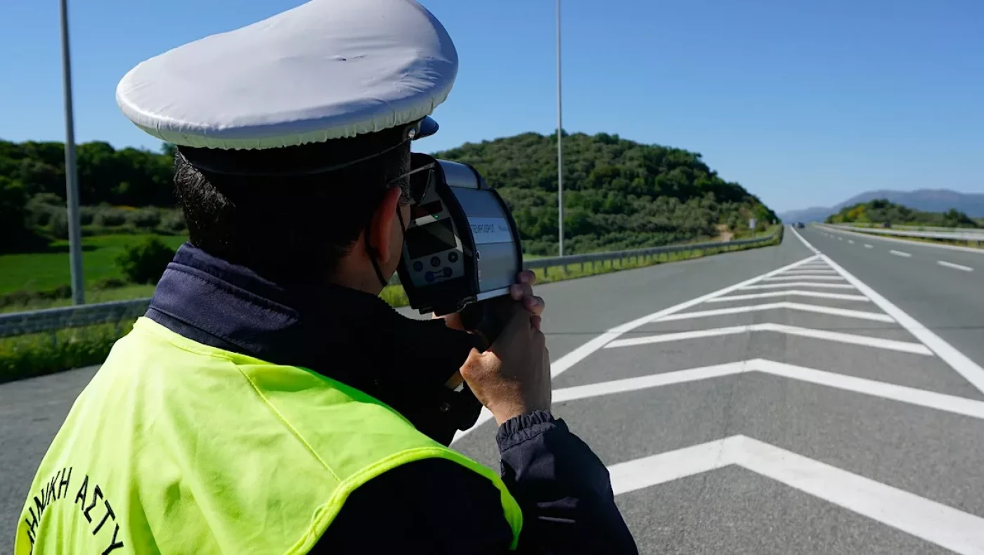 Κάνουν αόρατες τις πινακίδες τους απο τα ραντάρ ταχύτητας