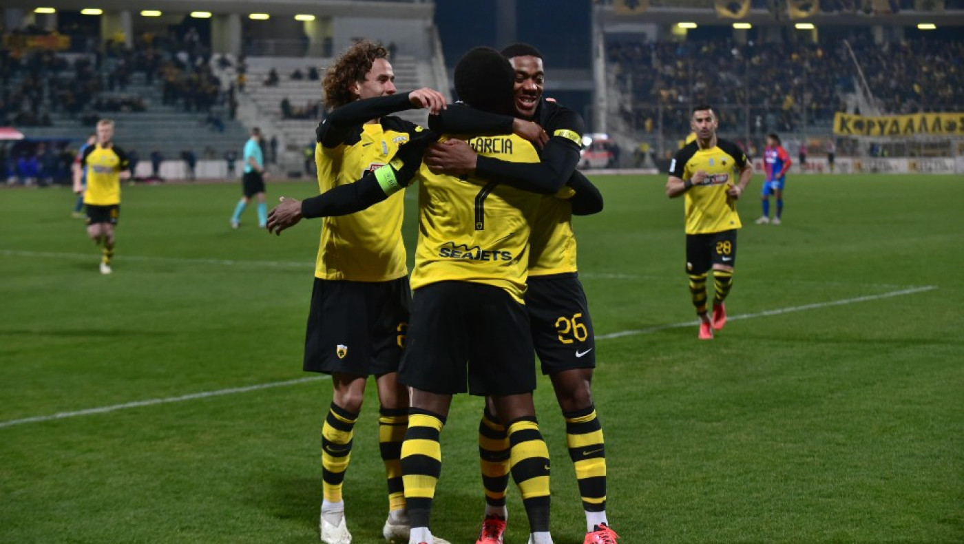 AEK-Καλλιθέα: Οι «11» του Αλμέιδα-Σιμάνσκι στόπερ και Γκατσίνοβιτς αριστερό μπακ