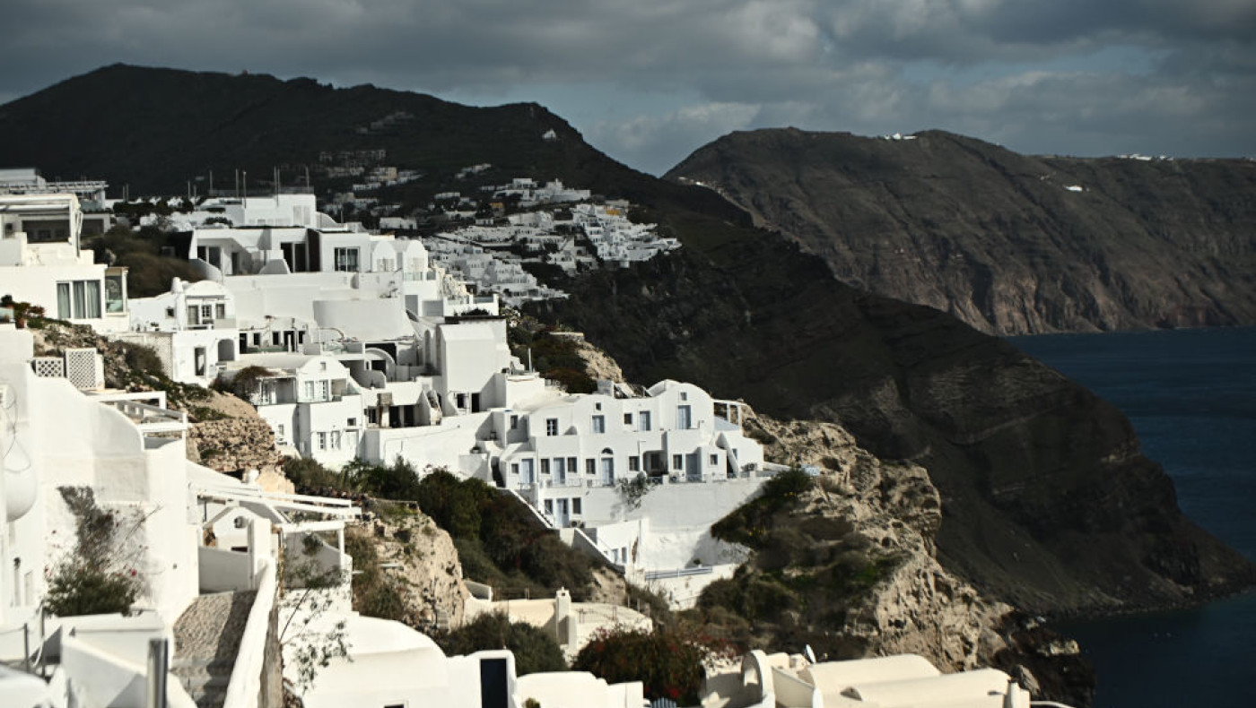 ΑΠΘ-Μετακινείται η επιφάνεια της καλντέρας: «Ήπια σεισμο-ηφαιστειακή διέγερση στη Σαντορίνη»