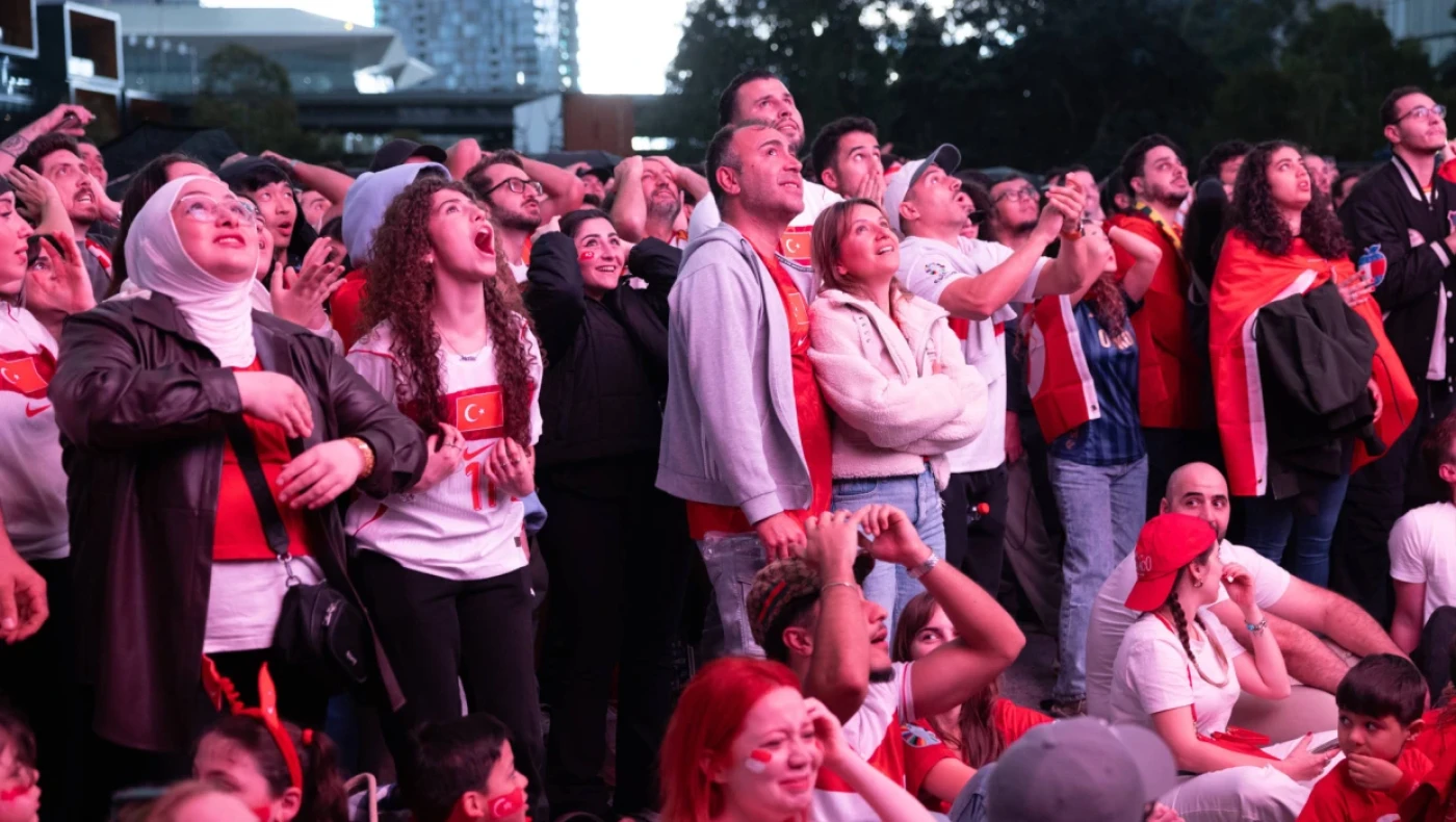 Τούρκοι οπαδοί συγκεντρώθηκαν να δουν το ματς με την Αυστραλία αλλά είδαν... videogame