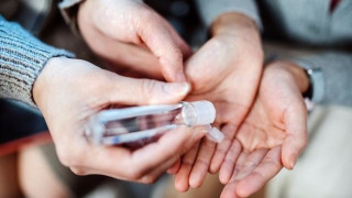 Plandemic: Το βίντεο με τις θεωρίες συνωμοσίας για τον κορωνοϊό
