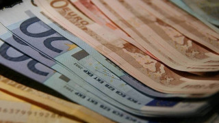 Χρήματα σε τρύπιο κουμπαρά ή για τη δημιουργία… «Μασία»;