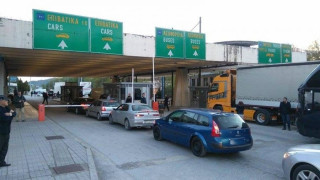 Χτύπημα κάτω από τη μέση οι ουρές στα σύνορα﻿ που διώχνουν τους Βαλκάνιους από τη Βόρεια Ελλάδα