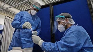 Κορωνοϊός: 82 κρούσματα στην Αθήνα και 42 στη Θεσσαλονίκη