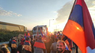 Κοινή διαδήλωση Ελλήνων-Αρμενίων εναντίον της Τουρκίας στους Κήπους
