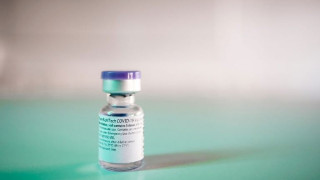 Μεγαλύτερη αύξηση αντισωμάτων όταν η ενισχυτική δόση γίνεται με Moderna ή Pfizer