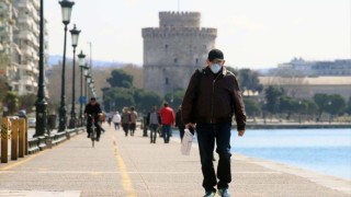 Κορωνοϊός: Ξανά στις 8.500 τα κρούσματα - Ποια τα νέα μέτρα που συζητούν