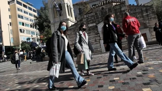 Παυλάκης: Θα πληρώσουμε με θανάτους τη χαλάρωση - Νέο κύμα ακόμα και το καλοκαίρι
