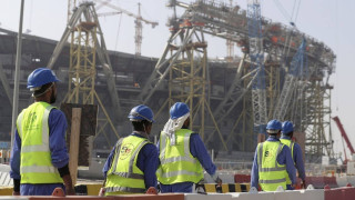 Πατέρας νεκρού εργάτη στο Κατάρ: «Δούλεψε μέχρι θανάτου για μία λίρα την ώρα»