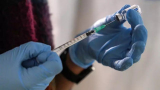 Ιταλία: Γερουσιαστής ζητά την κατάργηση του υποχρεωτικού εμβολιασμού των παιδιών