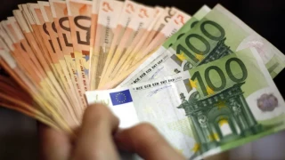 «Τέλος χρόνου» για τα επιδόματα των 400 και 1000 ευρώ, πώς θα τα πληρωθούν άνεργοι και εργαζόμενοι