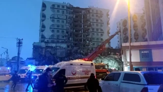 Σκηνές «αποκάλυψης» σε Τουρκία-Συρία: Τους 8.000 έφτασαν οι νεκροί, σχεδόν 40.000 οι τραυματίες