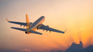 Θρίλερ στον αέρα για επιβάτες αεροπλάνου: Δεν κατάφερε να προσγειωθεί λόγω ισχυρών ανέμων
