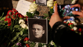 Ρωσία: Από ιερέα τον έκαναν... ψάλτη, επειδή έθαψε τον Ναβάλνι