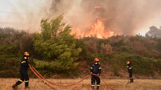 Πυρκαγιά στην Αττική: Ανεξέλεγκτο το πύρινο μέτωπο - Επικίνδυνοι οι δυνατοί άνεμοι