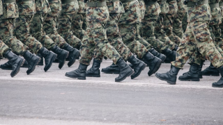 Γερμανία: Επιστρατεύει γυναίκες με πρόσχημα την... ανασύσταση της ΕΣΣΔ