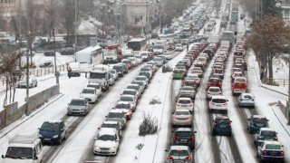 Από την ανοργανωσιά                        στο φιλότιμο