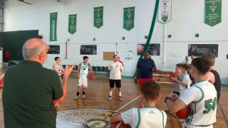 Μακεδονικός: Προπόνηση με Ντέιβιντ Ίνγκραμ στην ακαδημία μπάσκετ