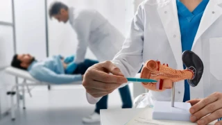 Νέο «καμπανάκι» για καρκίνο σε νεαρές ηλικίες: Ποιες μορφές αυξάνονται ανησυχητικά πριν τα 50
